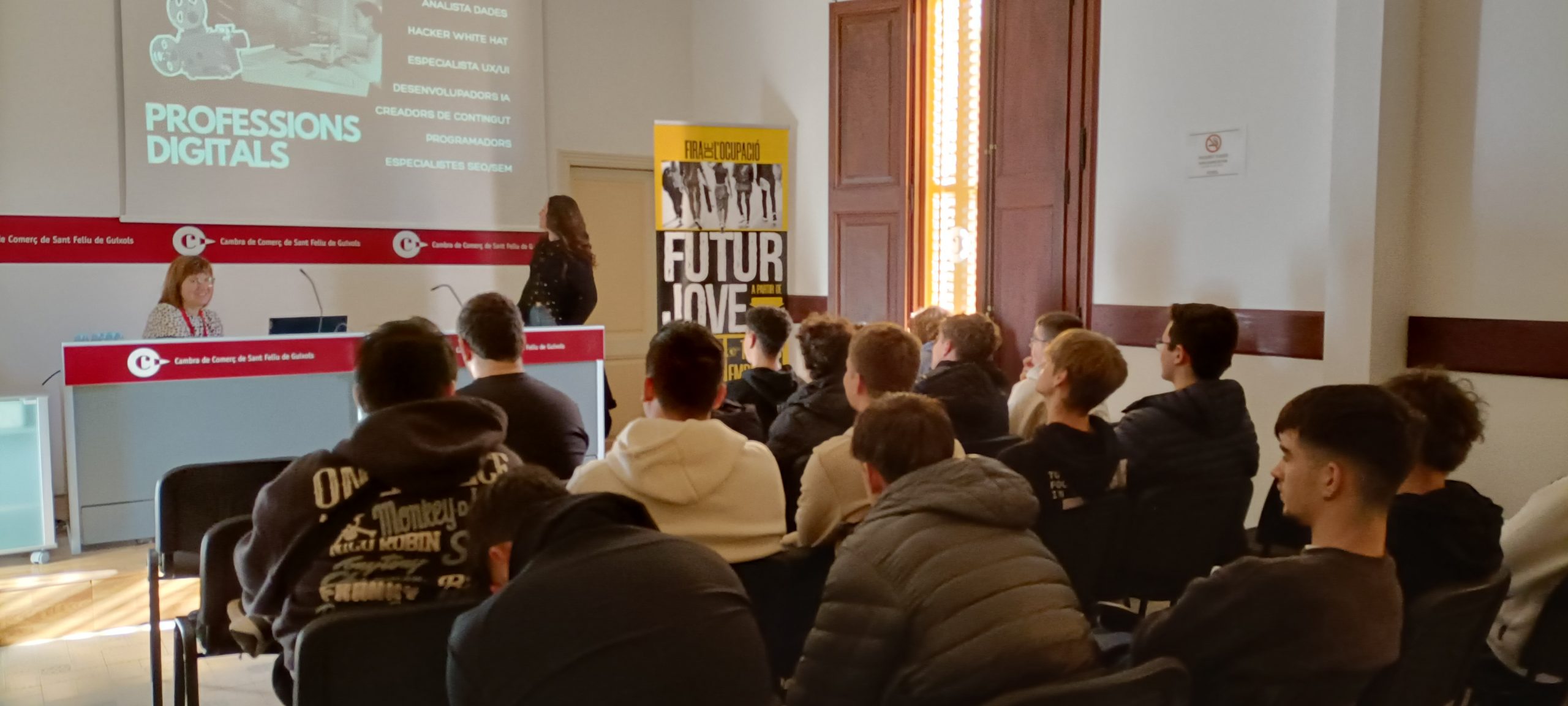Participants de FuturJove a la Cambra de Comerç de Sant Feliu de Guíxols